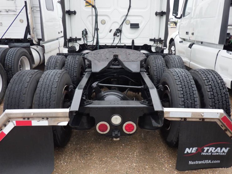 freightliner-cascadia-125-image-9