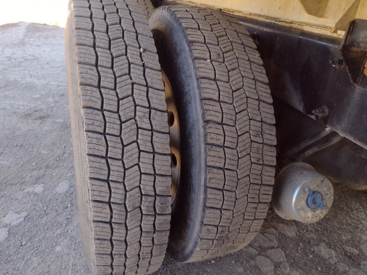 peterbilt-567-image-28