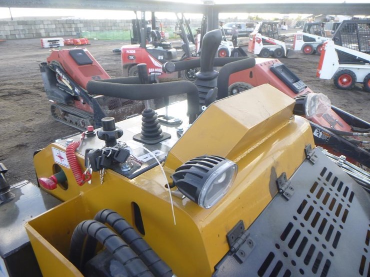 2025-cfg-ktt-(a)27-skid-steer-track-loader-image-14
