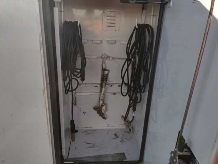 20-ford-f550-image-36