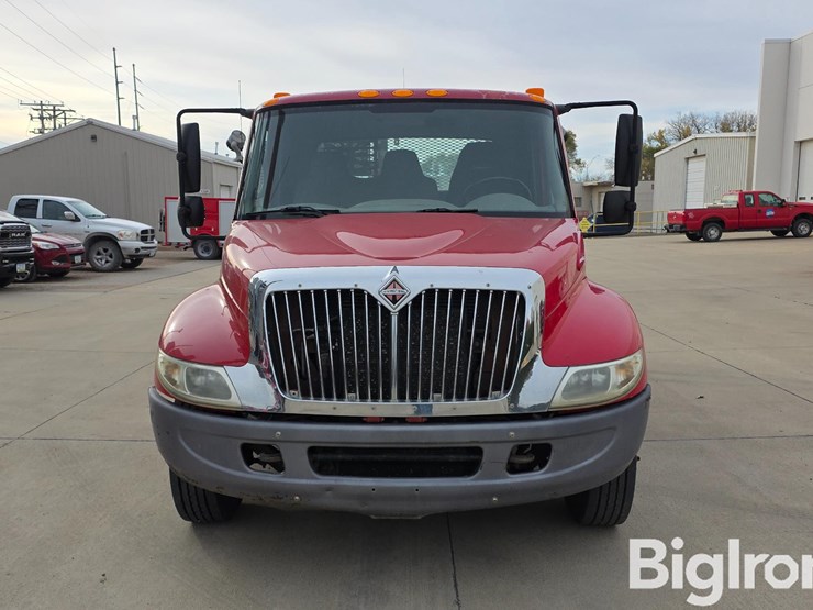 2004-international-durastar-4300-image-2