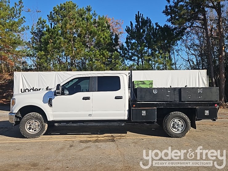 2019-ford-f250-xl-image-2