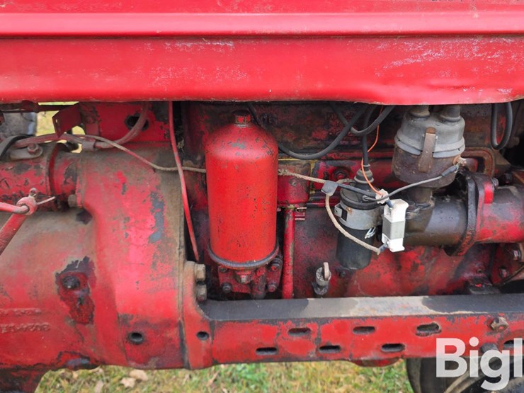 1945-farmall-h-2wd-tractor-image-17