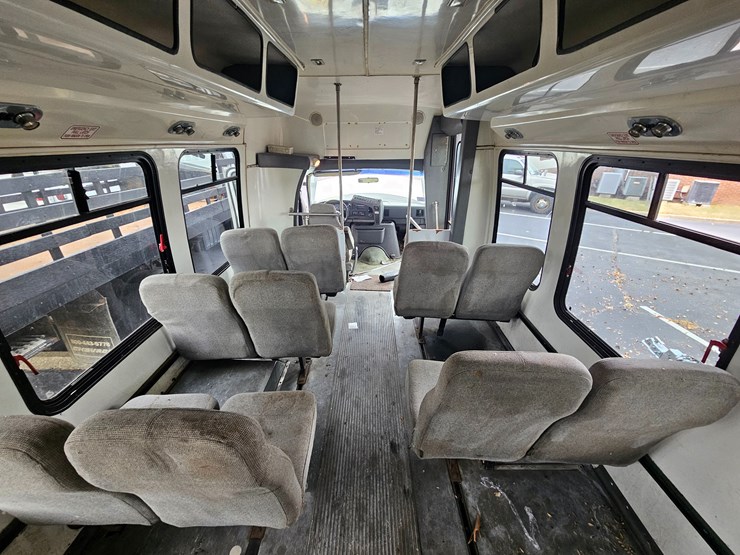 #21244-•-1996-ford-econoline-shuttle-bus-(non-runner)-image-35