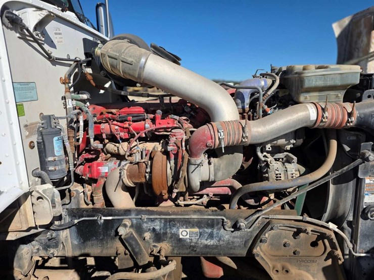 2013-peterbilt-386-image-11