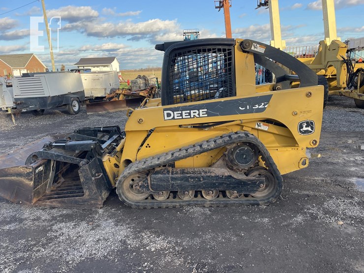 2006-deere-ct322-image-2