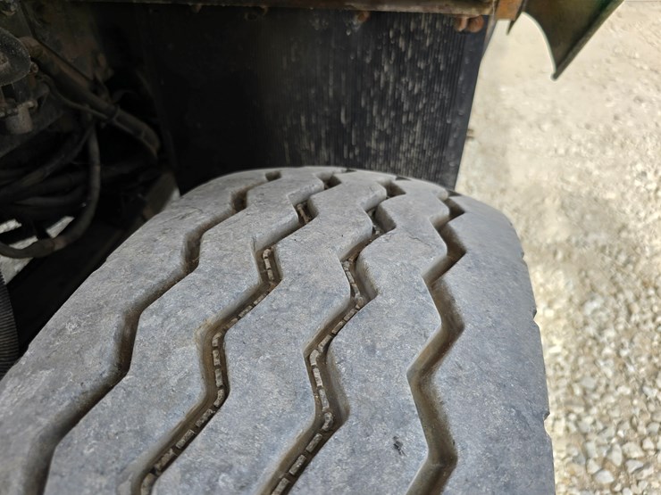 2003-peterbilt-320-image-82