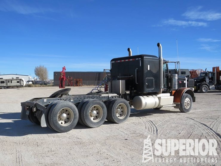 2014-peterbilt-388-image-3