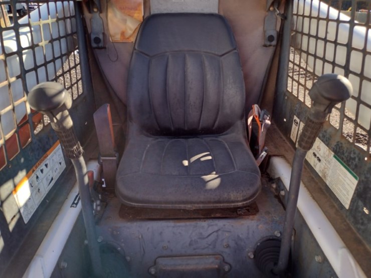 bobcat-s220-image-10