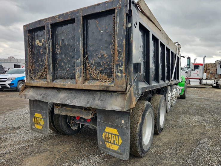 freightliner-columbia-120-image-18