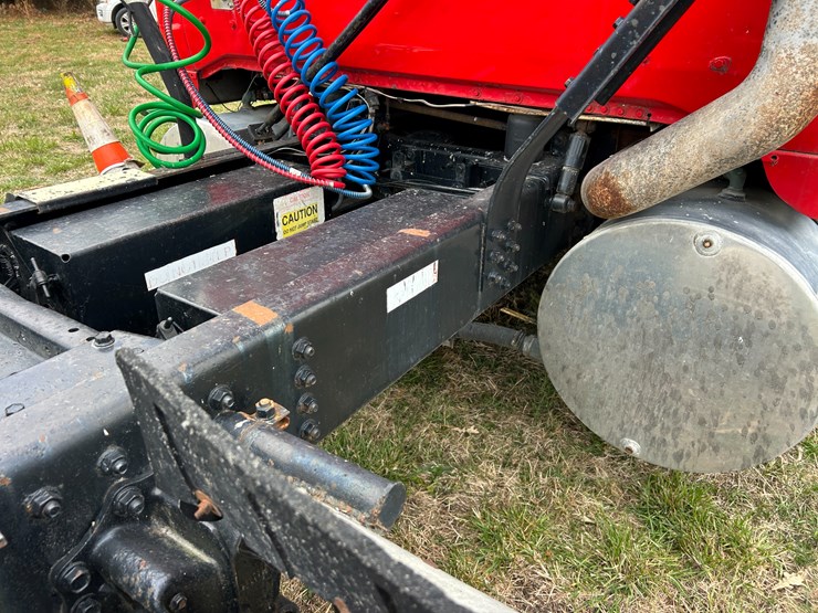 #95-•-volvo-semi-image-37