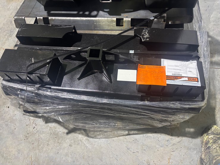 #1368-•-skid-steer-plate-with-hitch-choice-image-2