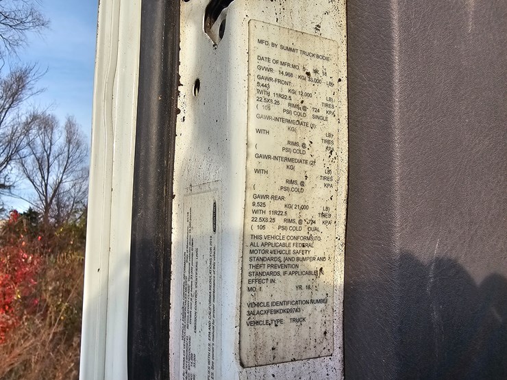 2019-freightliner-m2-106-image-39