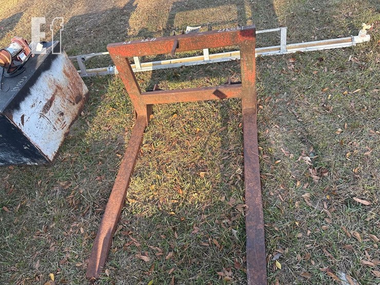 3pt-hay-fork-image-2