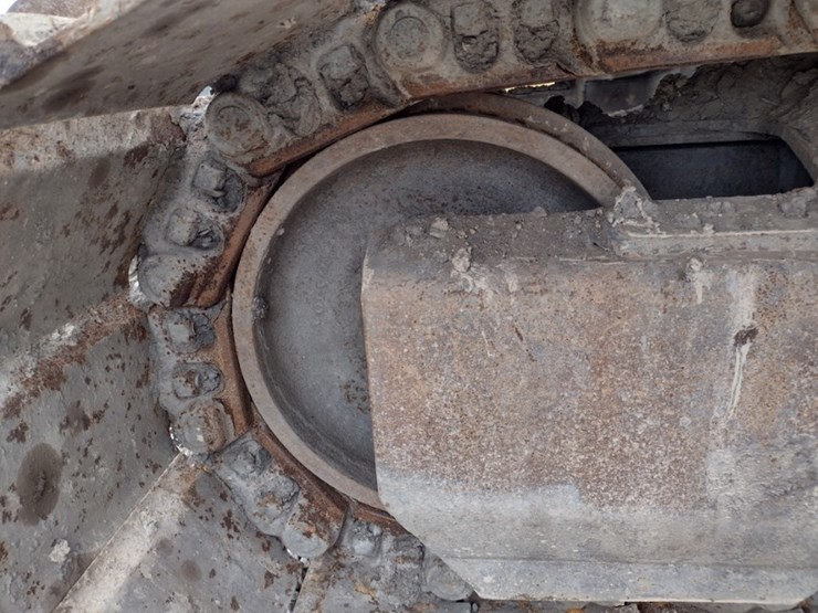 volvo-ec220e-lr-image-40