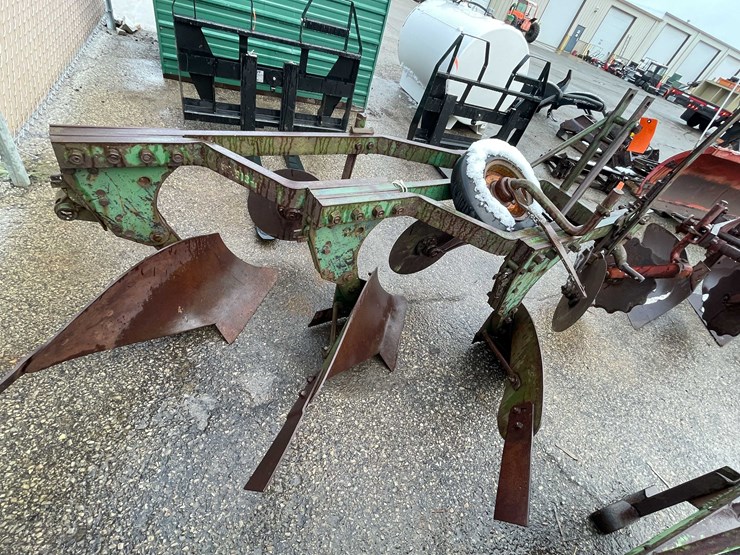 #6108-•-j.d-f313-plow-(o12)-image-8