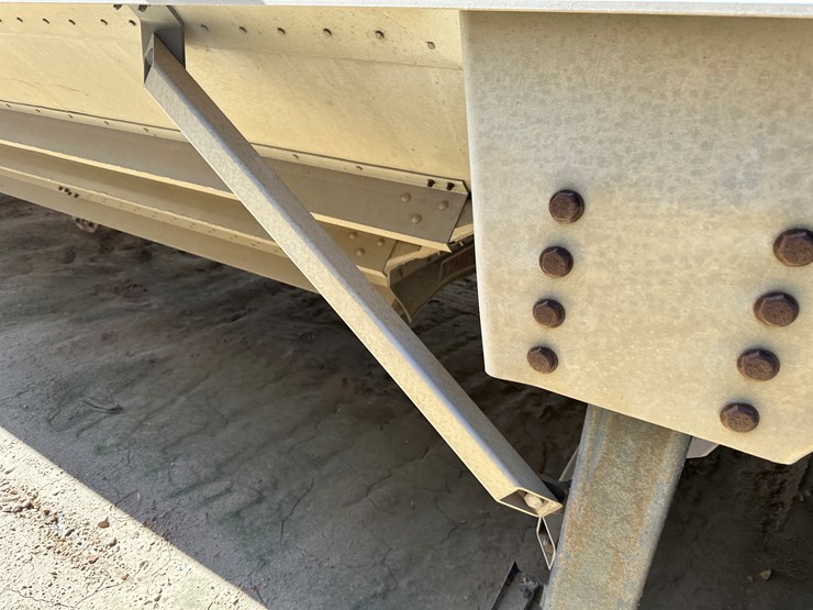 2014-timpte-hopper-bottom-image-40