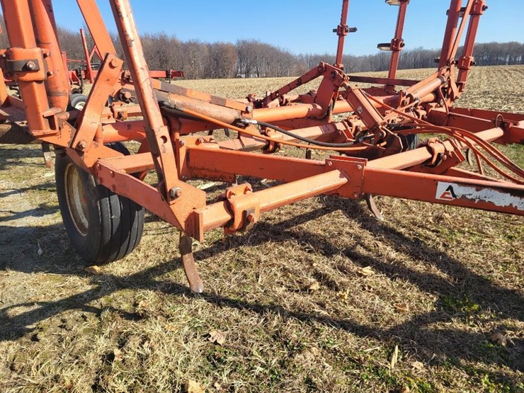 allis-chalmers-1300-field-cultivator-image-32
