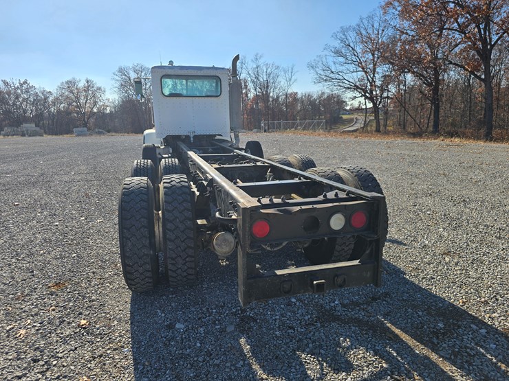 peterbilt-357-image-25