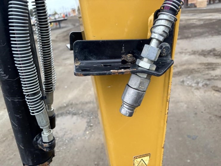 2022-caterpillar-302.7cr-image-14