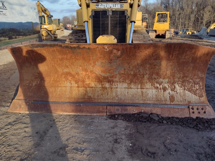 caterpillar-d6t-xl-image-18