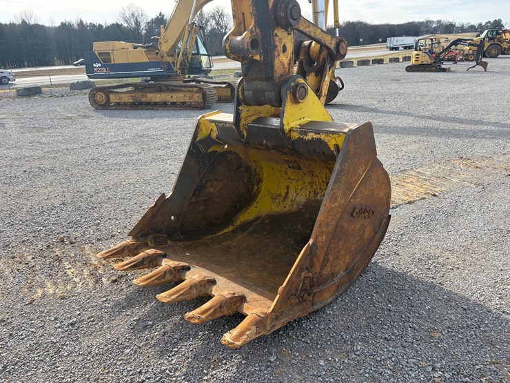 komatsu-pc220-lc-7l-image-15