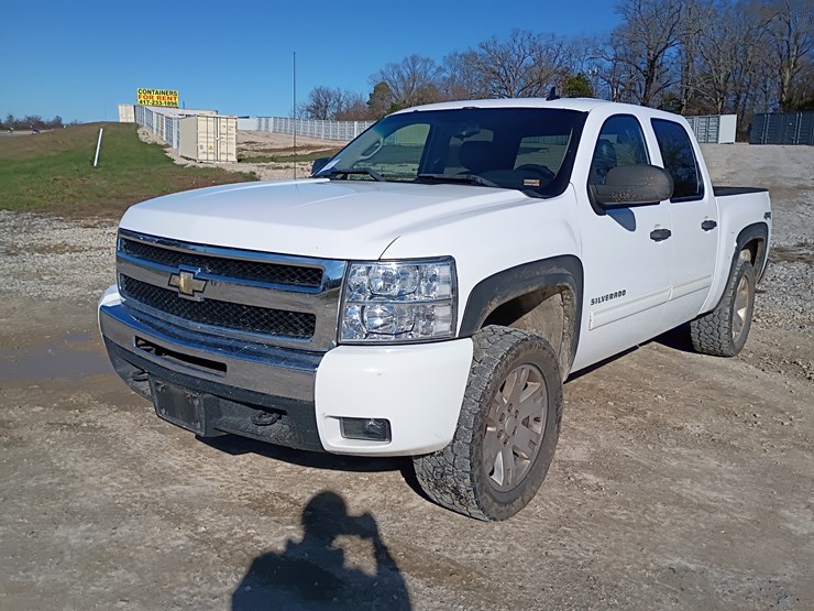 chevrolet-silverado-1500-image-1
