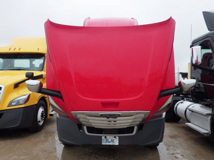 freightliner-cascadia-126-image-26