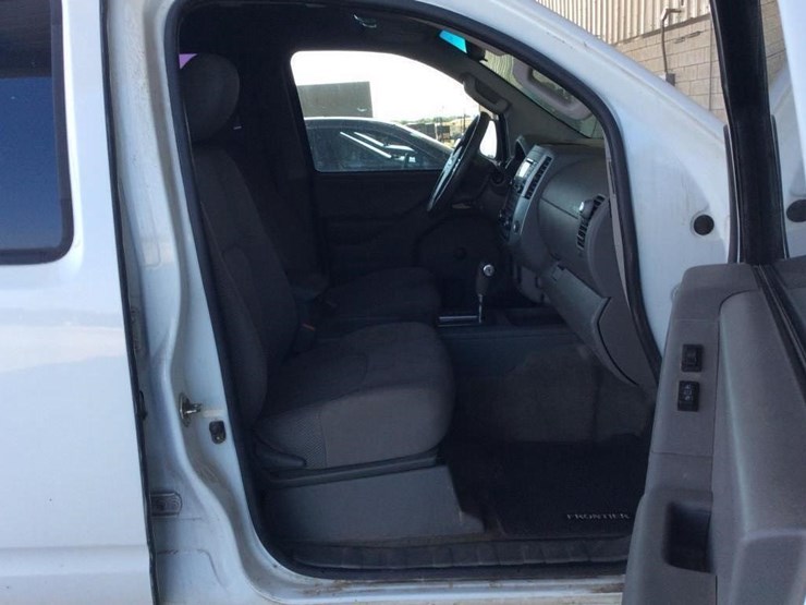 2017-nissan-frontier-image-8