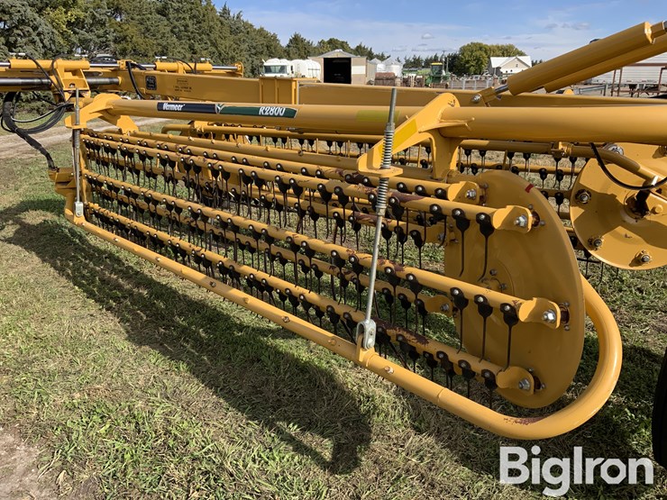 2012-vermeer-r2800-image-20