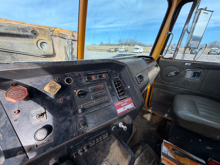 1999-caterpillar-3306-image-38