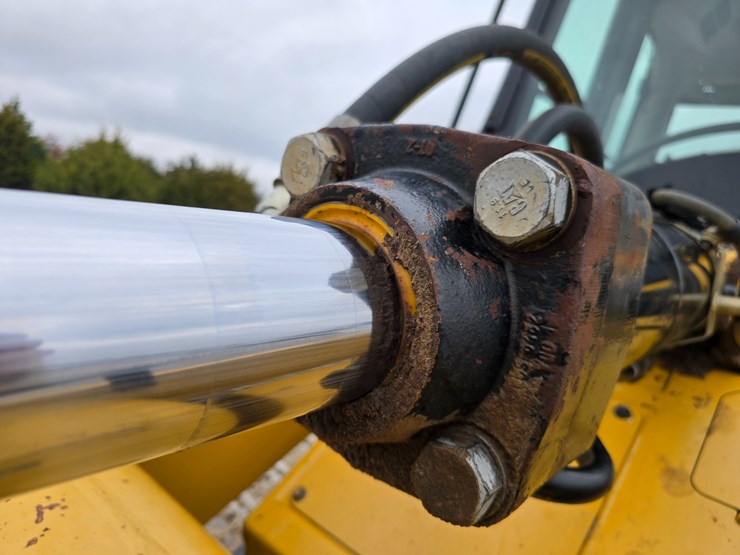 caterpillar-953d-image-62