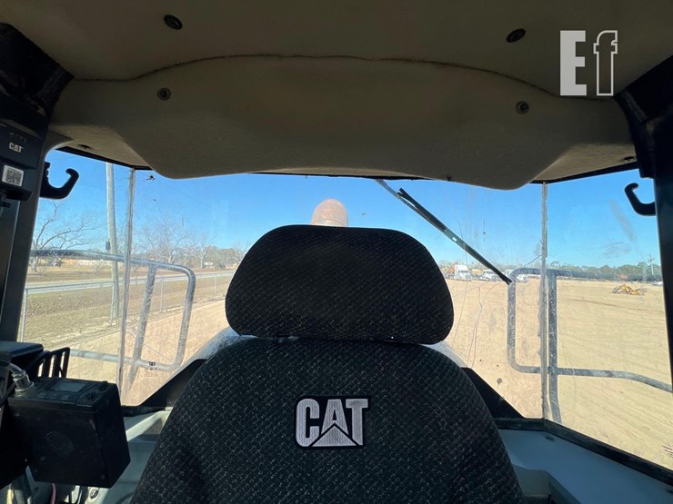 2014-caterpillar-966k-image-39