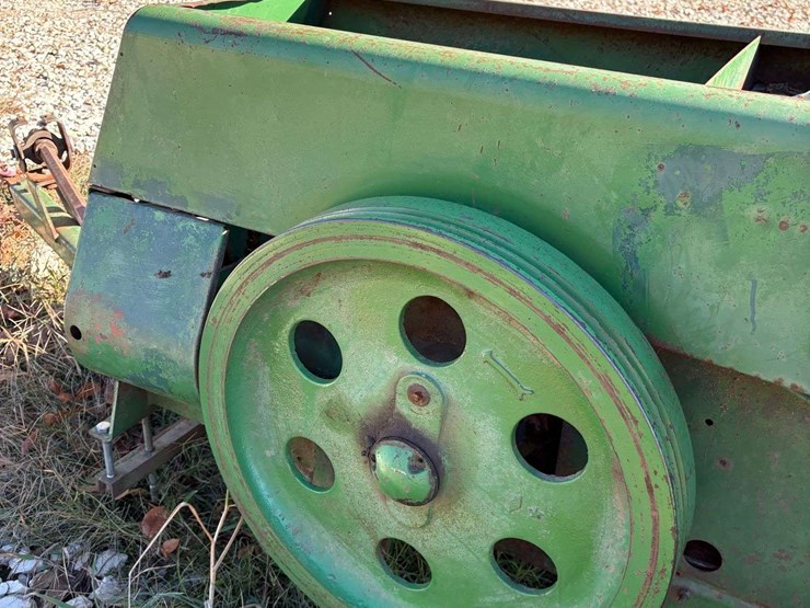john-deere-336-image-13