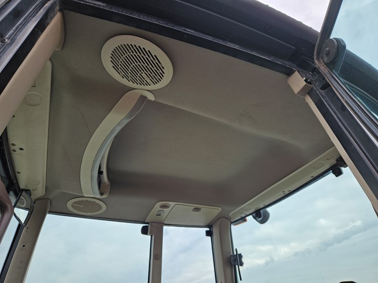 2003-john-deere-6420-image-11