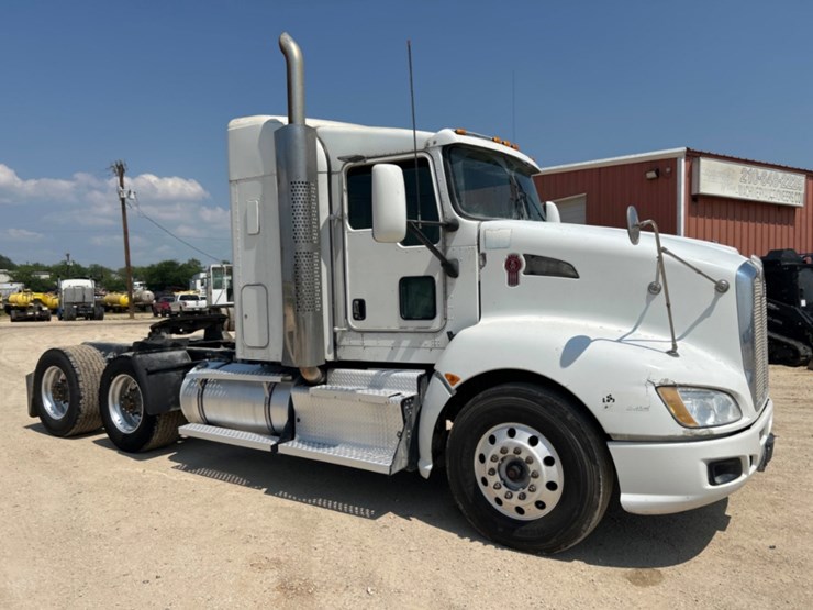 2015-kenworth-t660-image-3