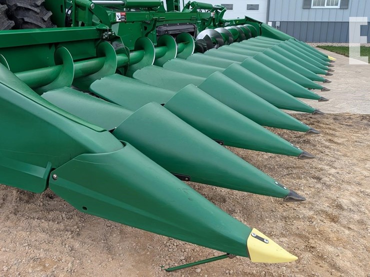 john-deere-c12f-image-13