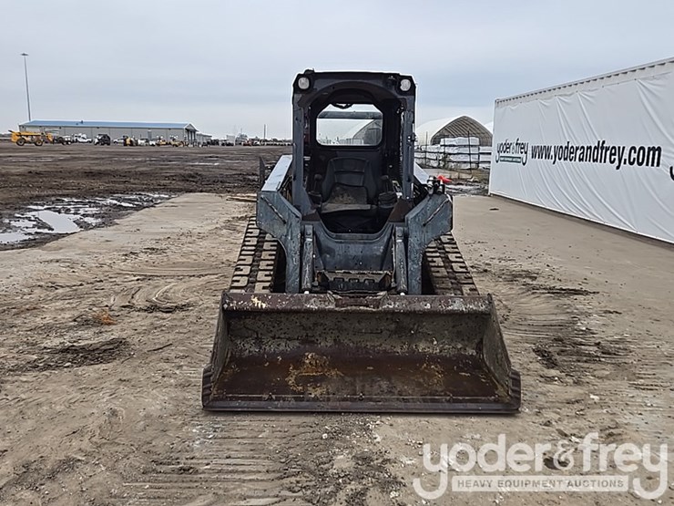 deere-323d-image-8
