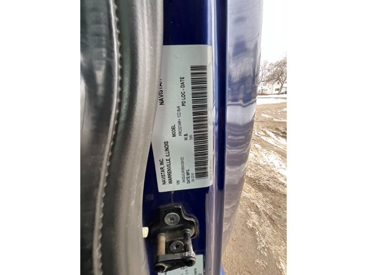 2011-international-prostar-image-24