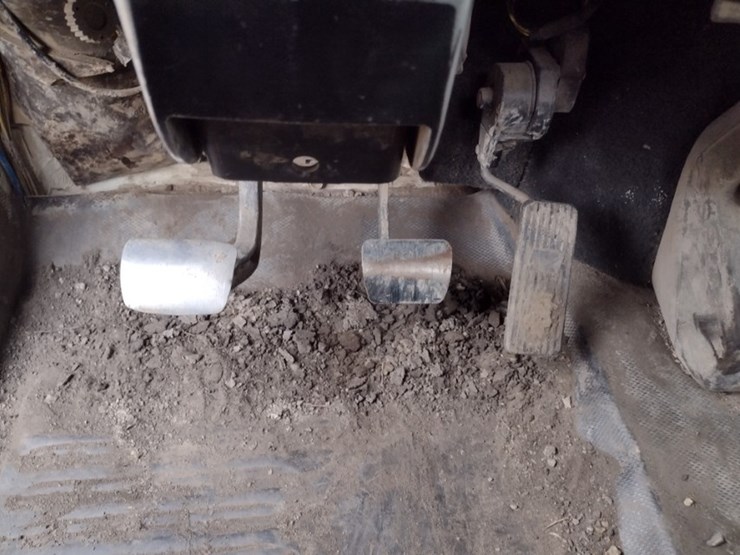 freightliner-fl60-image-8