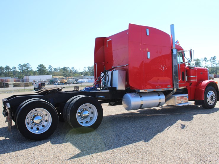 2002-peterbilt-379-image-3