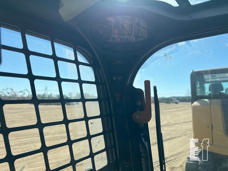 2023-bobcat-t770-image-26