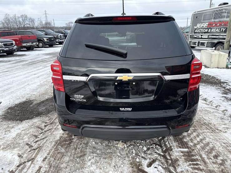 2017-chevrolet-equinox-lt-image-4