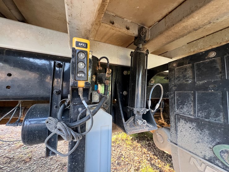 peterbilt-520-image-45