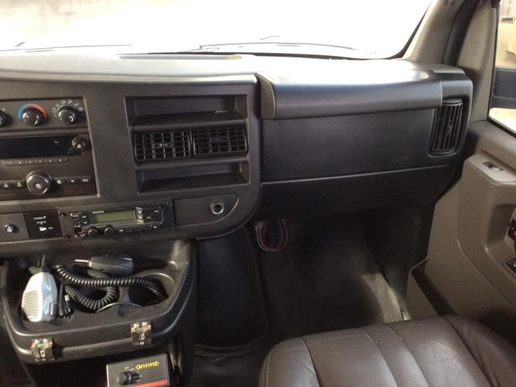 2013-chevrolet-express-3500-image-12