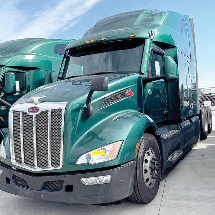 2022 PETERBILT 579