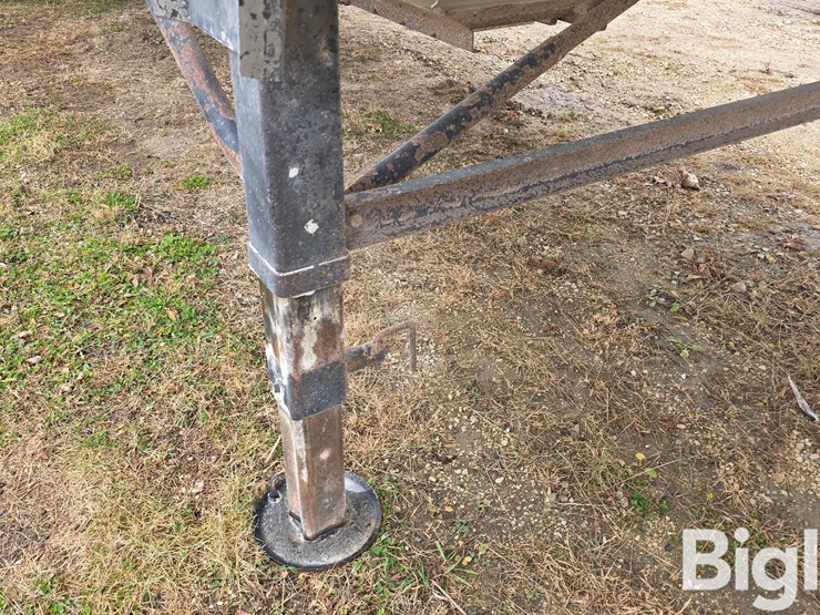 neville-trailer-image-14