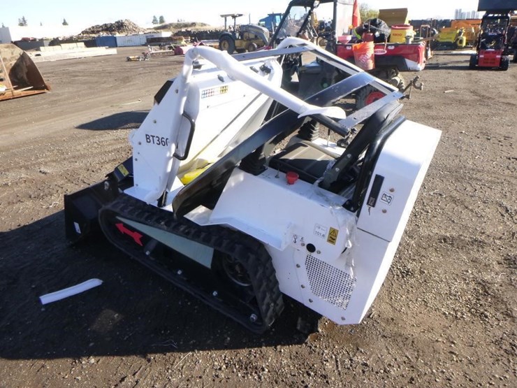 2025-bison-tele-bt360w-skid-steer-track-loader-image-4
