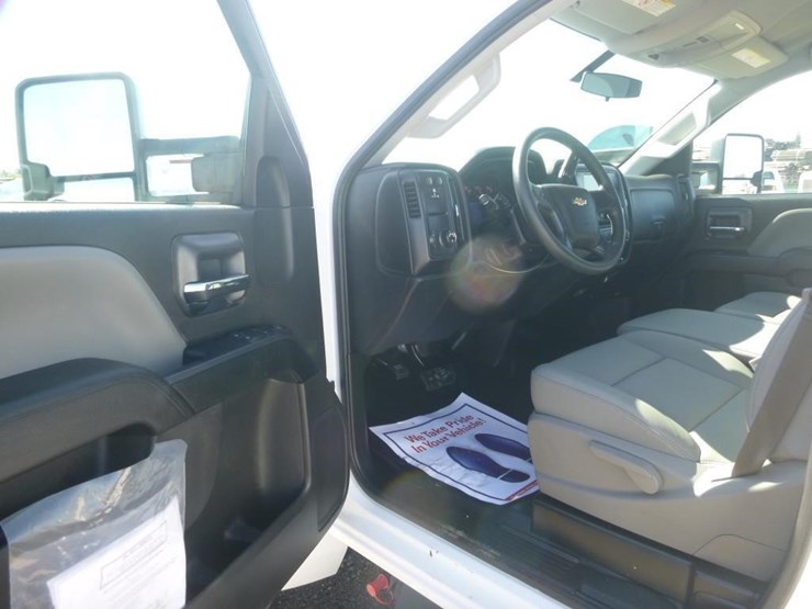 chevrolet-silverado-5500hd-image-10