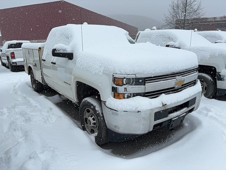 2016-chevrolet-2500hd-image-2